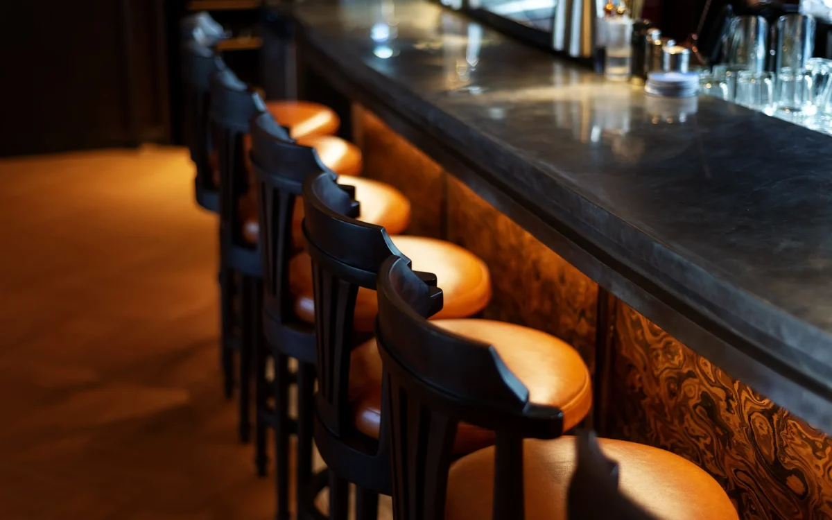 paris cafe 17